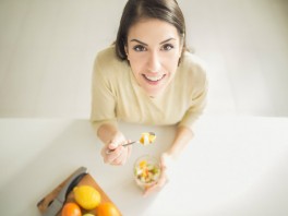 Dấu hiệu nhận biết cơ thể đang thiếu vitamin, bạn cần bổ sung ngay trước khi quá muộn